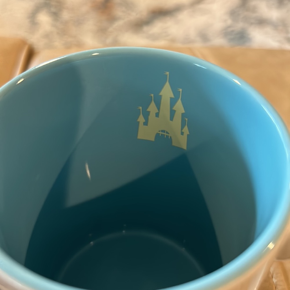 Disneyland’s modern Mickey Mouse mug with friends - Picture 7 of 9